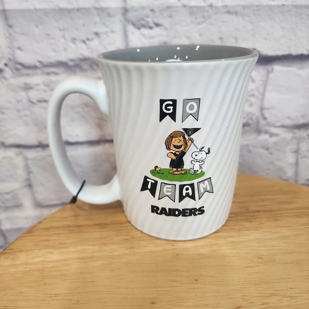 Peanuts & Las Vegas Raiders 15oz Swirl Ceramic Coffee Mug